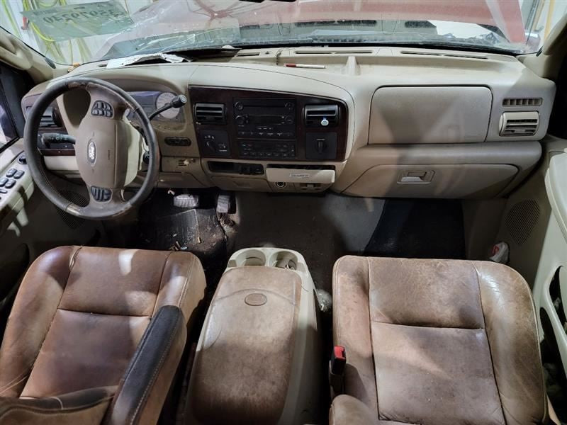 F350SD    2006 Center Cap Wheel 544912