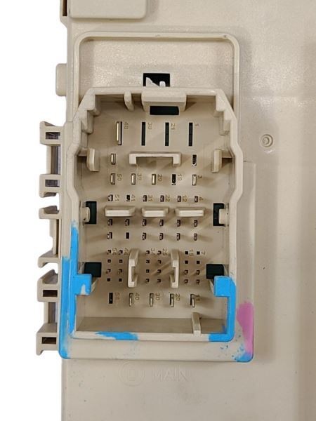 TUCSON    2022 Fuse Box Cabin 581105