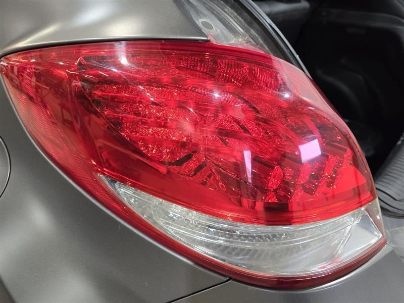 Driver Left Tail Light With LED Accent Fits 13-17 VELOSTER 577405