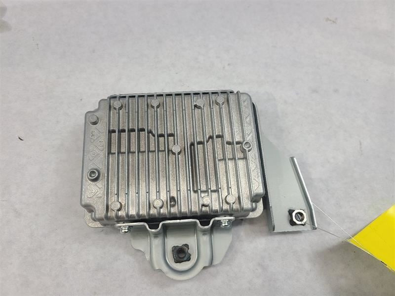 Conv/Invert/Charger Center Console ID 38500TG7A11 Fits 16-22 PILOT 608