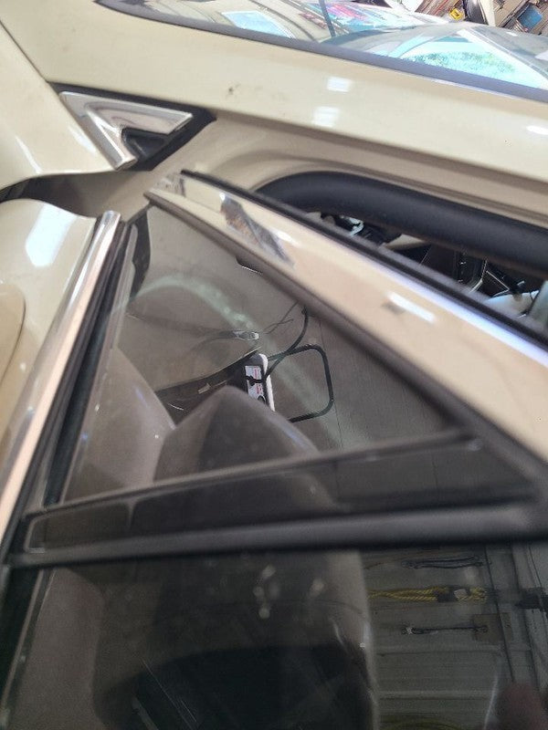 Driver Left Front Door Vent Glass Fits 19-23 NAUTILUS 677082
