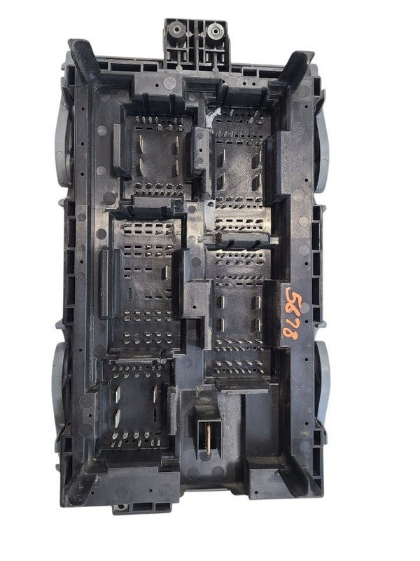 Fuse Box Engine Fits 10-14 ESCALADE 676755
