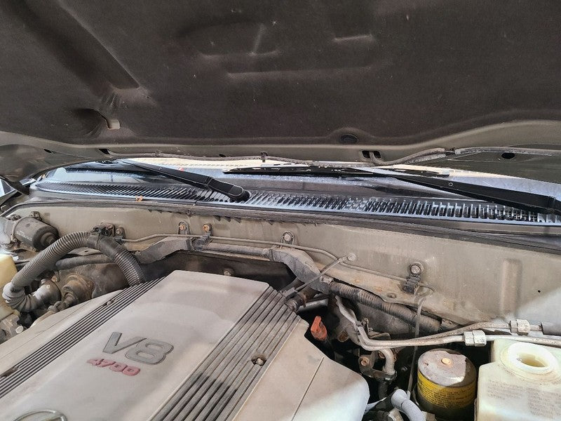 LX470     1999 Cowl 674359
