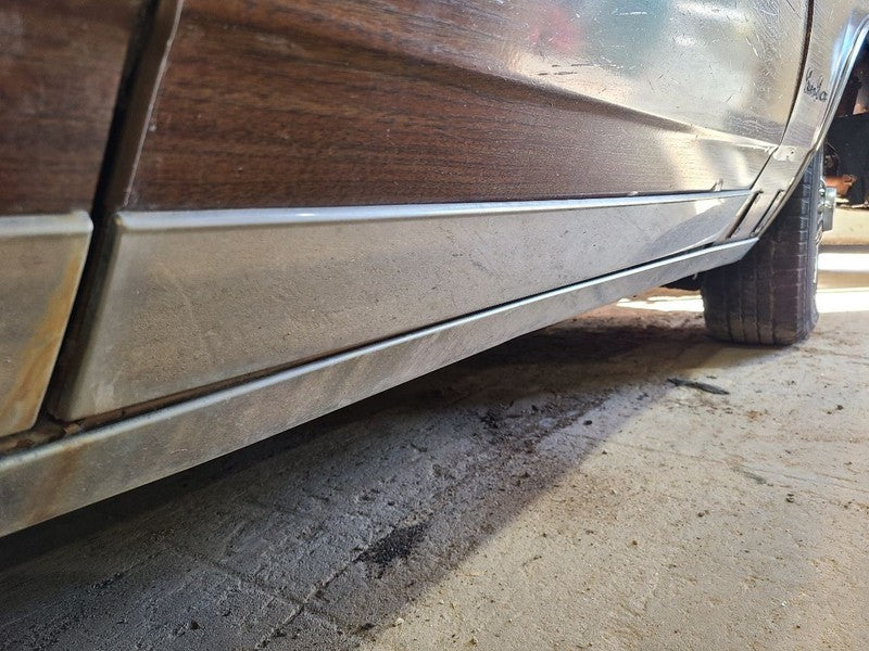 OLDS-SW   1988 Door Moulding Front 677767