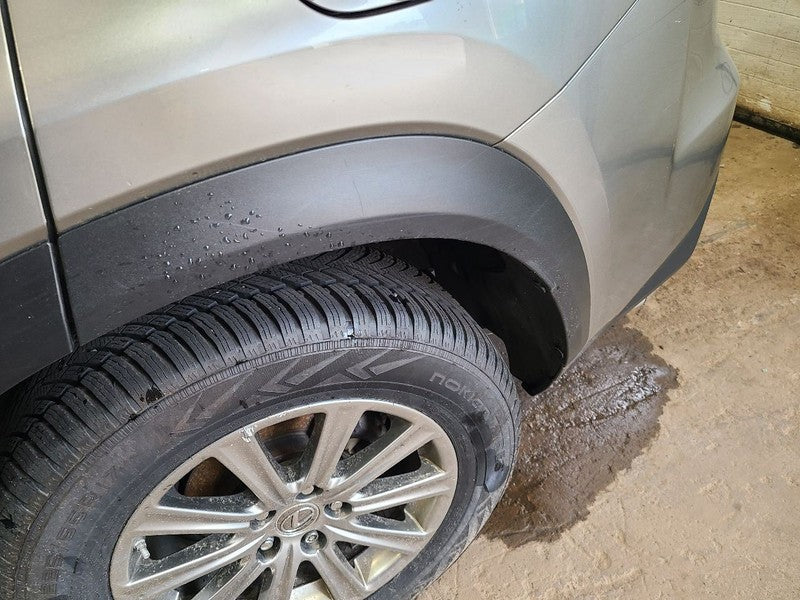 NX200T    2016 Fender Flare/Extension 673805