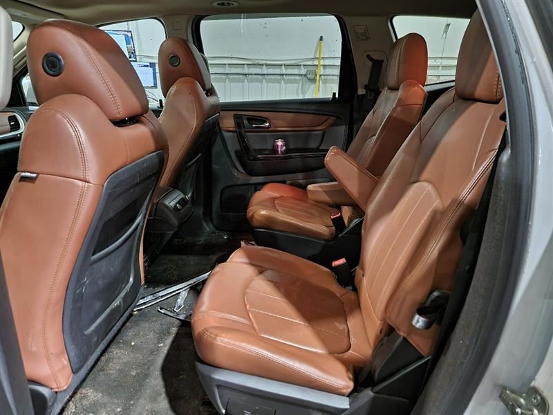 TRAVERSE  2016 Owners Manual 563963