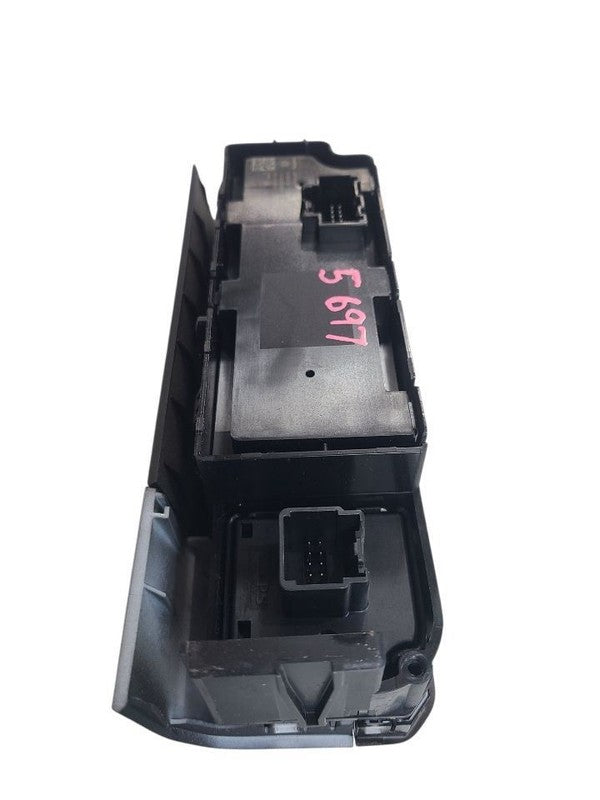 RAM3500   2023 Dash/Interior/Seat Switch 677924