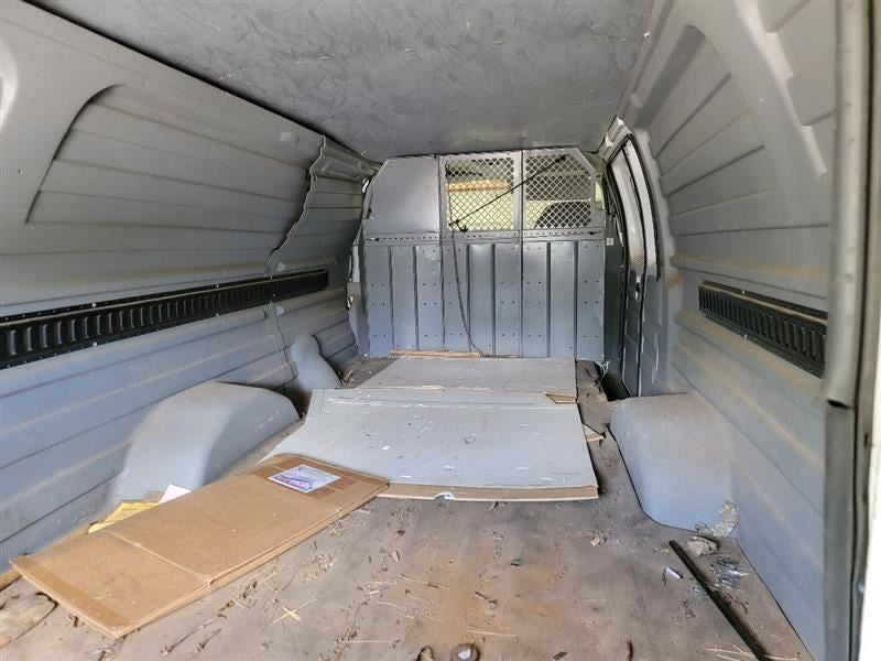 E250      2000 Front Spoiler 438606