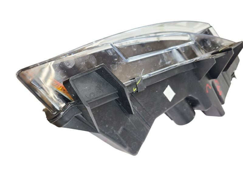 TESLA 3   2023 OEM Driver's Side Fog Corner/Park Light 578191