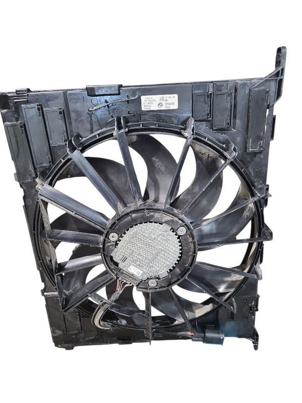 Radiator Fan Motor Fan Assembly 600 Watt Fits 17-20 BMW 530i 644636
