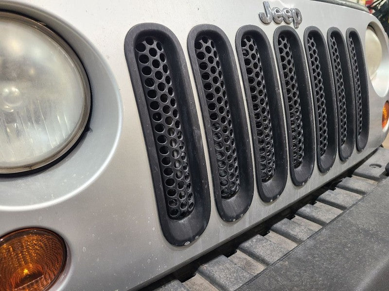 Grille VIN W 6th Digit Jk Body Fits 07-18 WRANGLER 656881