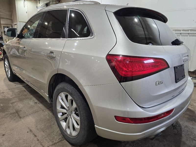 Q5 AUDI   2015 Owners Manual 636706
