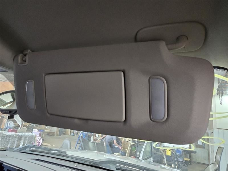 Passenger Right Sun Visor Illuminated Fits 07-14 ESCALADE 596469