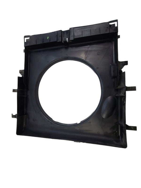 SPRINTV25 2016 Radiator Shroud 679690