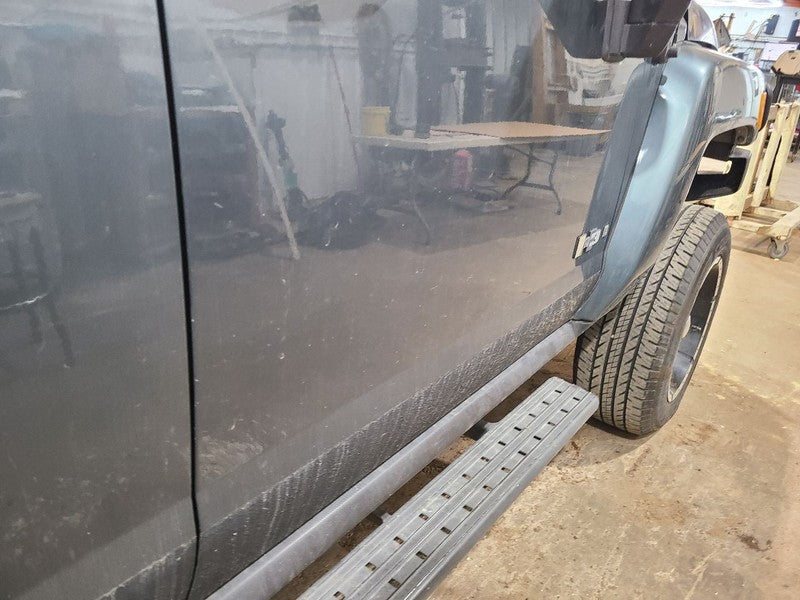 Passenger Right Front Door Fits 06-07 HUMMER H3 679849