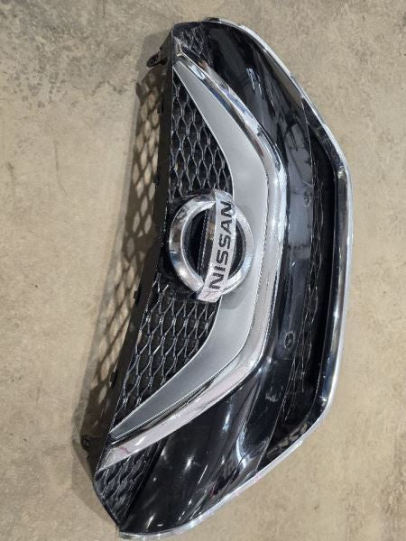 Grille Without Front Camera Fits 16-17 MAXIMA 599763