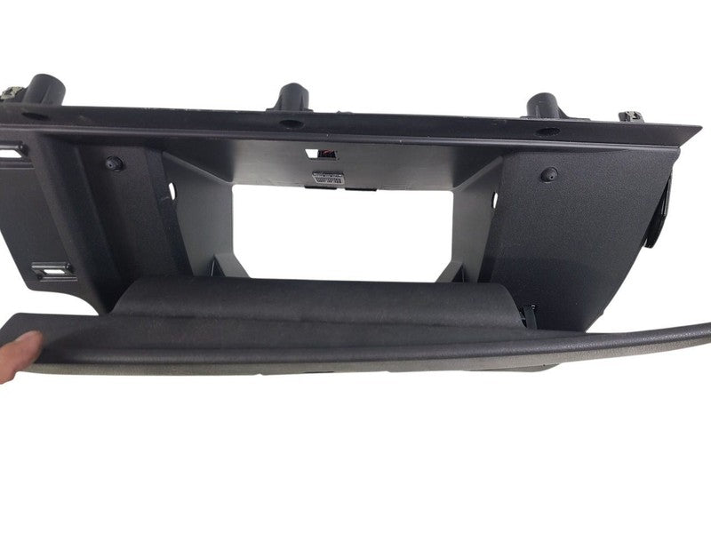 C30       2013 Glove Box 645153
