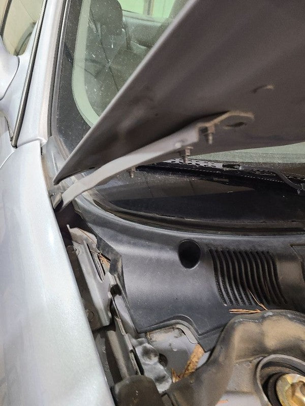 LESABRE   2005 Hood Hinge 680650