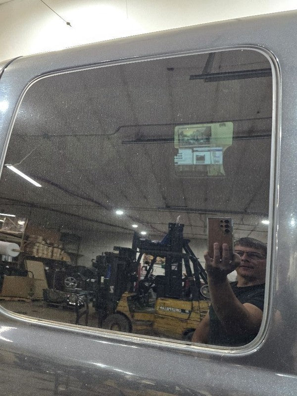 Passenger Rear Door Glass Classic Style Fits 99-07 SIERRA 1500 PICKUP 