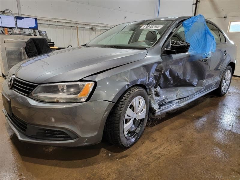 Driver Left Headlight Sedan Halogen Fits 11-16 JETTA 539069
