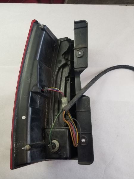 Passenger Tail Light Without Premium Collection Fits 07-14 ESCALADE 26