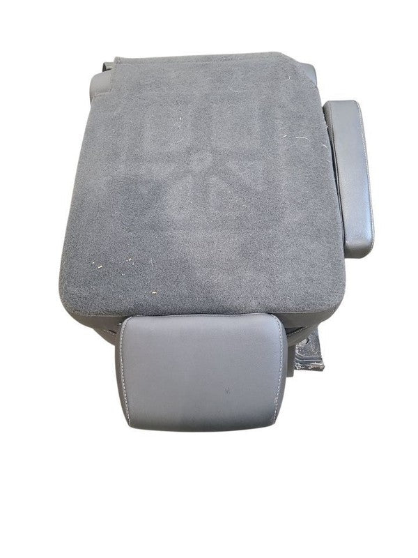 SUBURBN15 2019 Seat Rear 662196
