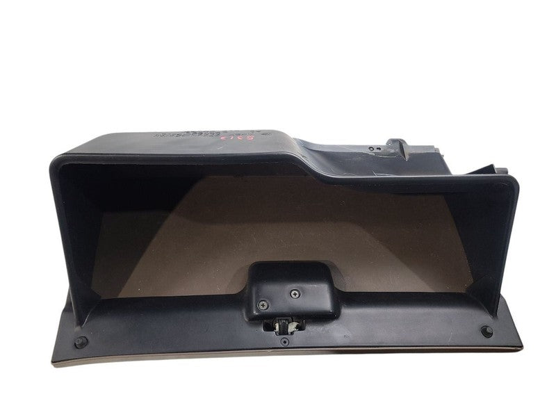 T100      1998 Glove Box 652977