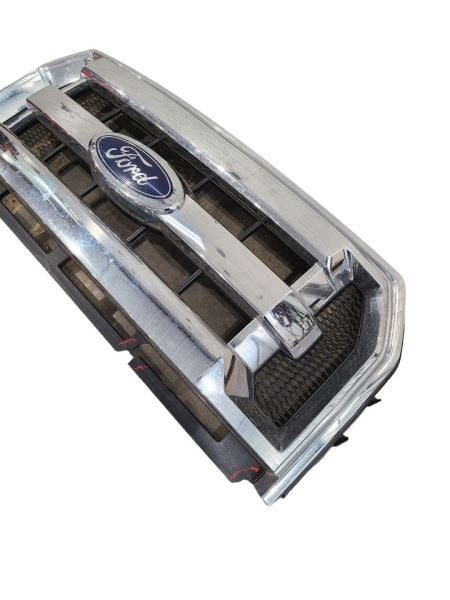 Grille XLT 3 Chrome Center Bars Fits 15-17 FORD F150 PICKUP 580042