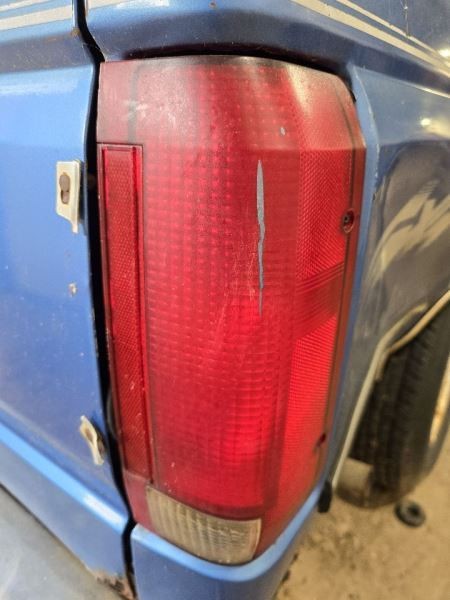 Passenger Tail Light From 8501 GVW Fits 90-97 FORD F250 PICKUP 597773
