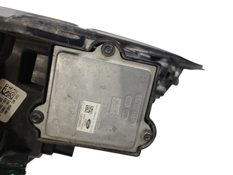 Passenger Headlight Halogen Projector With LED Accent Fits 17-19 ESCAP
