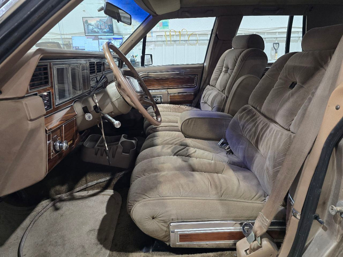 1981 MARK VI  Woodgrain Below Column Dash Trim 627643