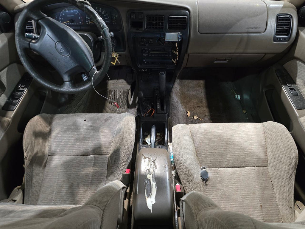 4 RUNNER  1998 Seat Belt Rear 638002