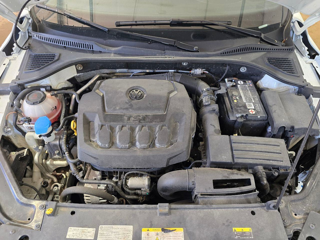 AC Condenser Fits 18-22 PASSAT 648898