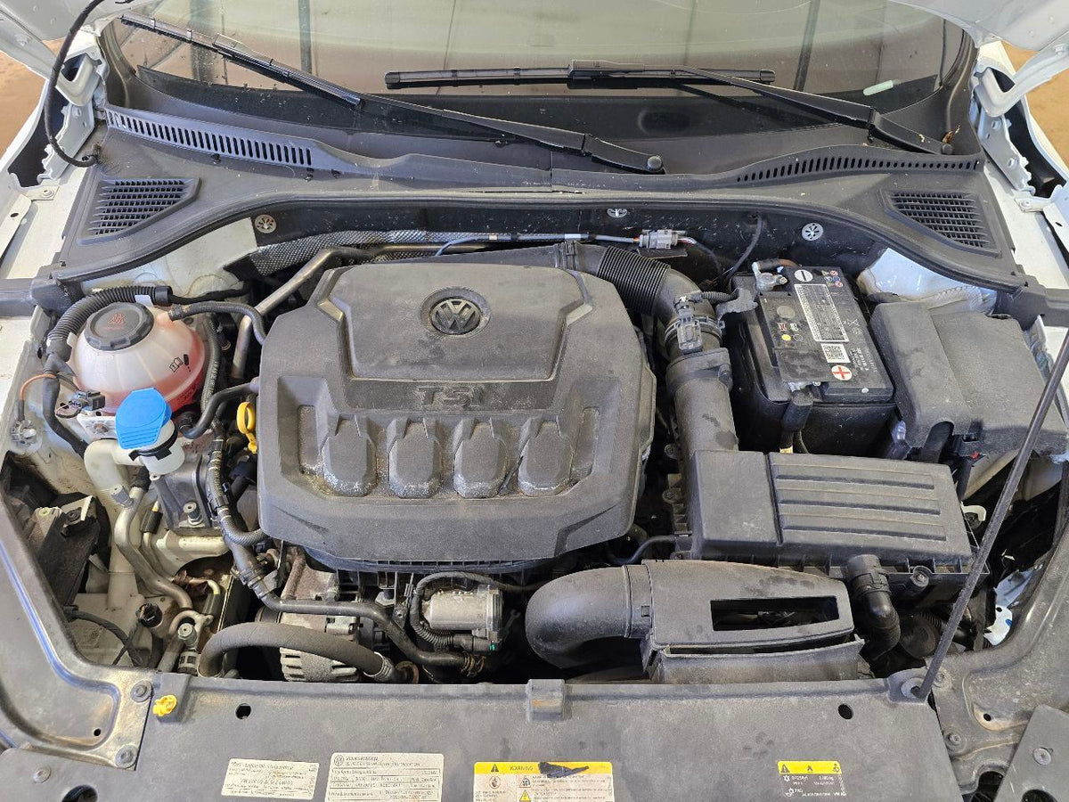 AC Condenser Fits 18-22 PASSAT 648898
