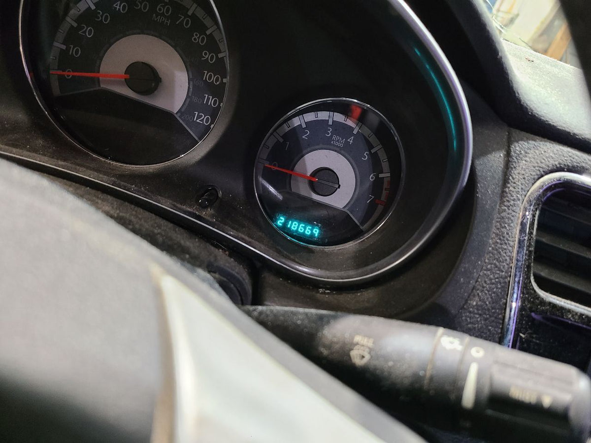200       2012 Glove Box 663220