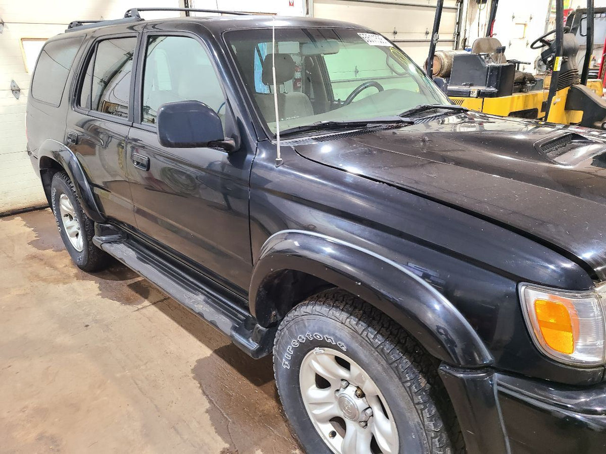 4 RUNNER  2001 Running Board 677454