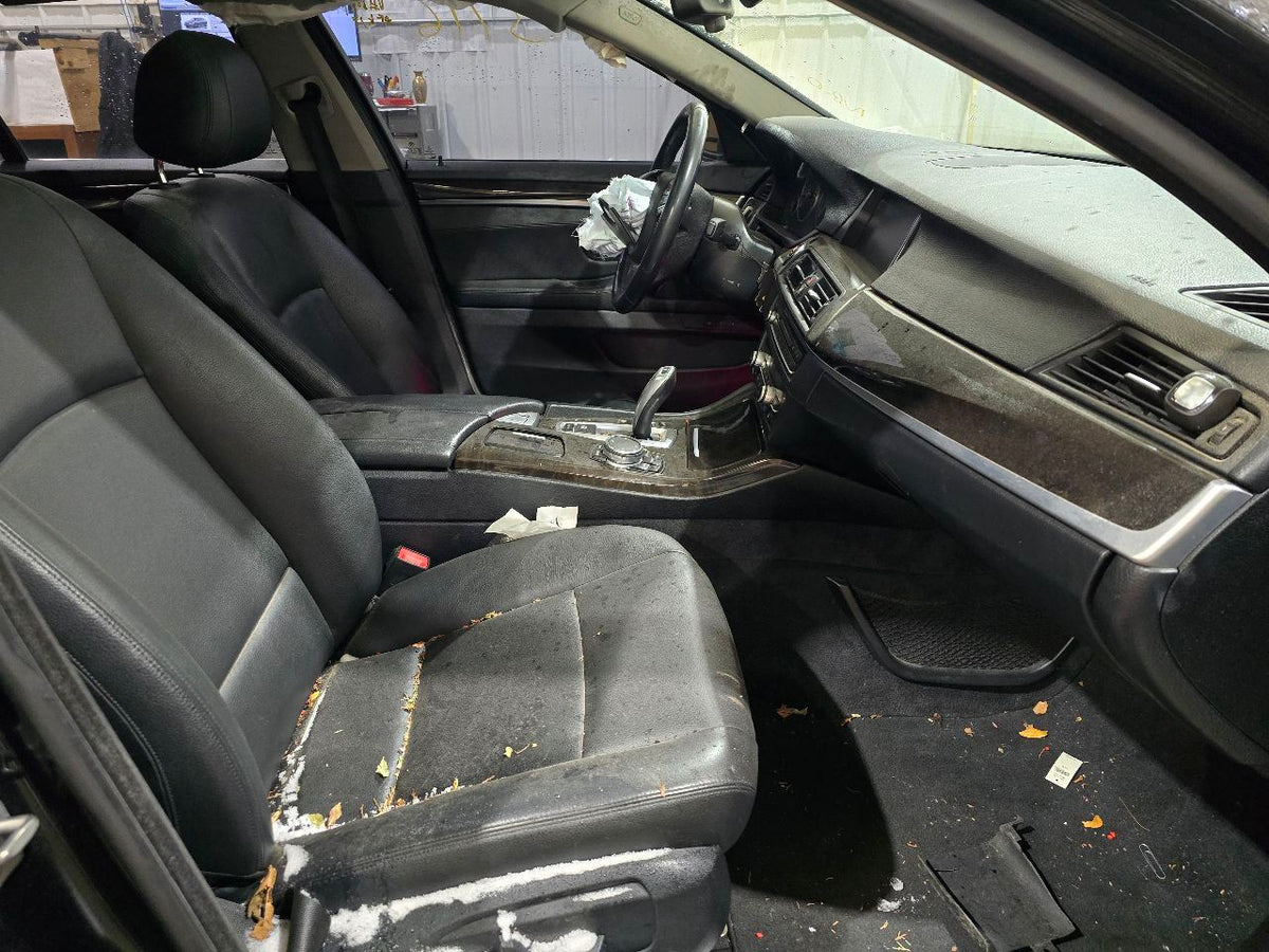 528I      2015 Seat Belt Rear 615172
